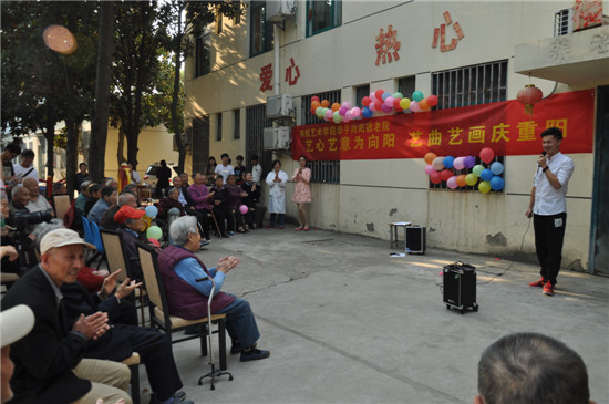 员工唱歌  蒋正摄