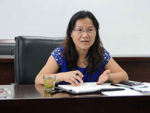 屈雅红副经理参加评审会